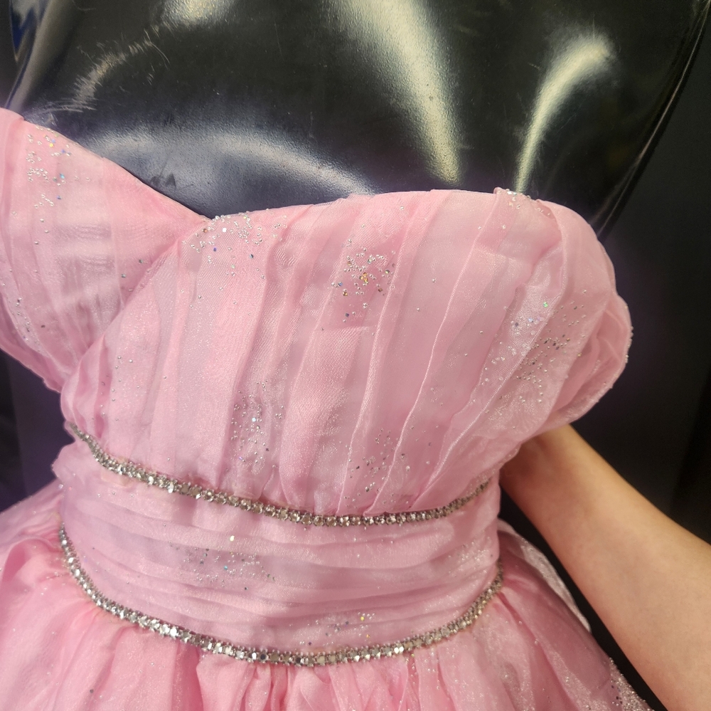 Prom Dress. Pink Color. - Picture 2 of 5